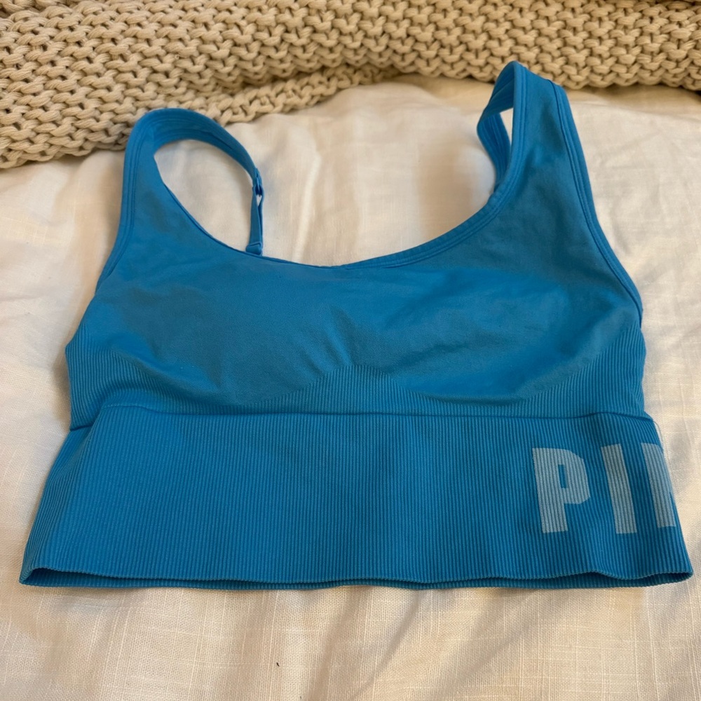 Victoria Secrets seemless lightly lined sports bra